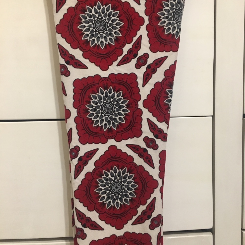 Lularoe Medallion Leggings